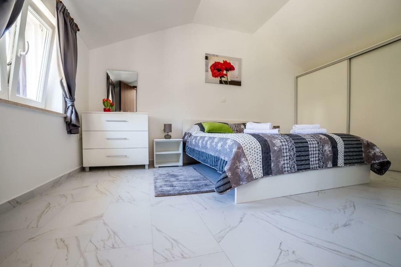 Apartment Podini Brseč Eksteriør bilde