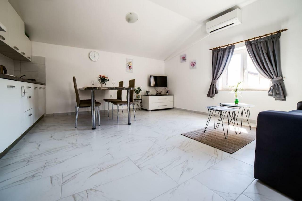 Apartment Podini Brseč Eksteriør bilde